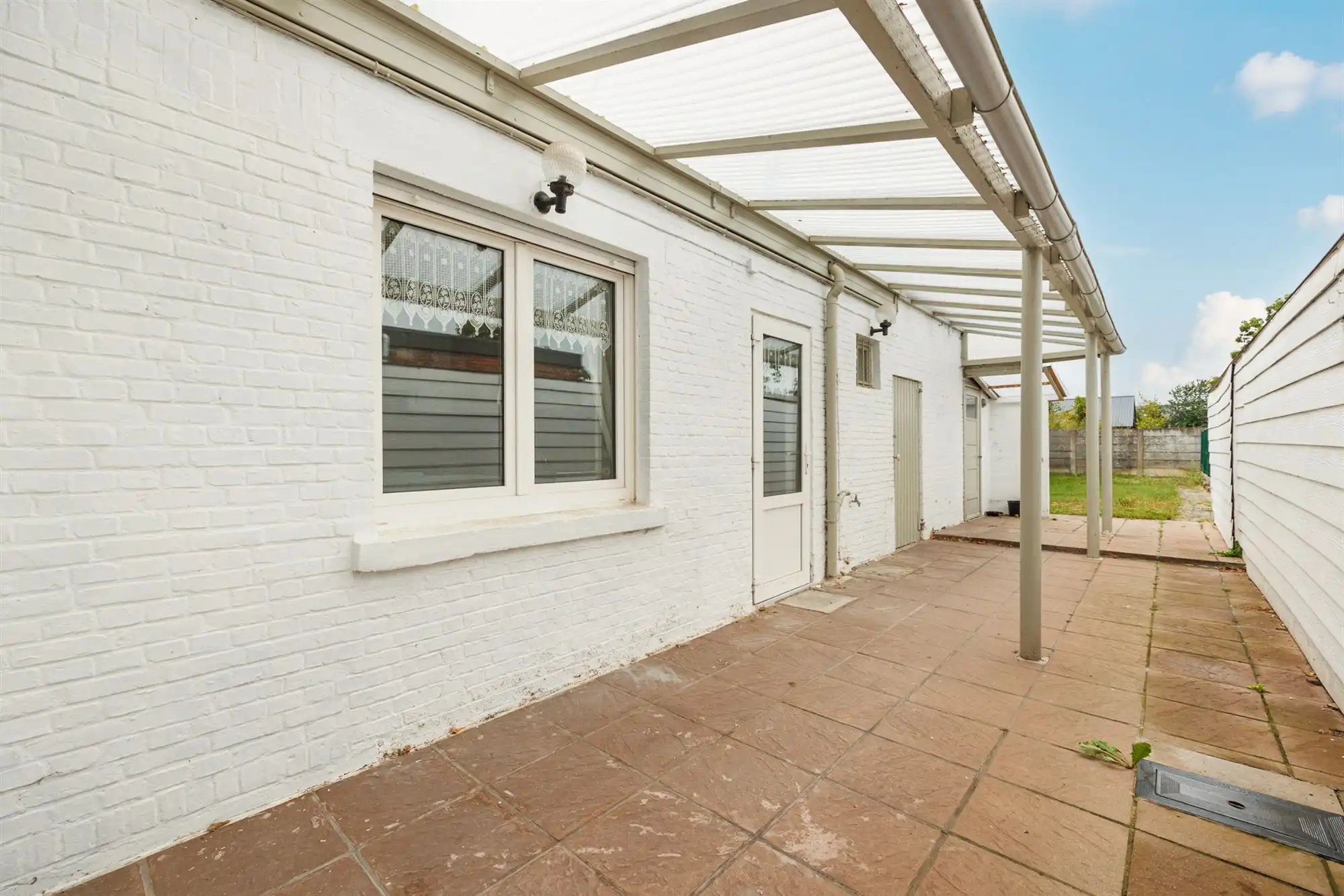 Te renoveren woning met vier slaapkamers en tuin foto 16