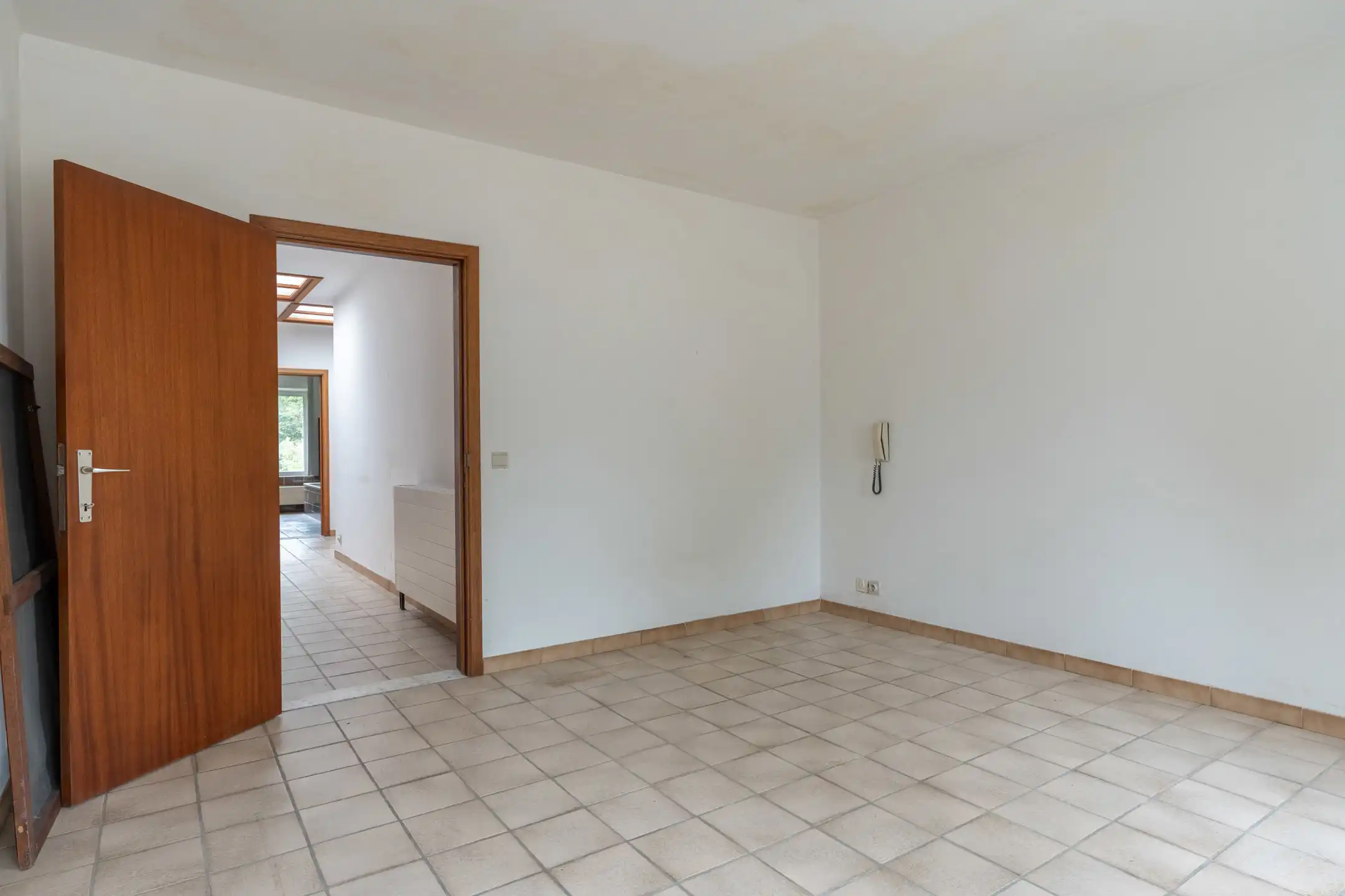 Ruime laagbouw met 3-4 slpk én praktijk en grote garage foto 31
