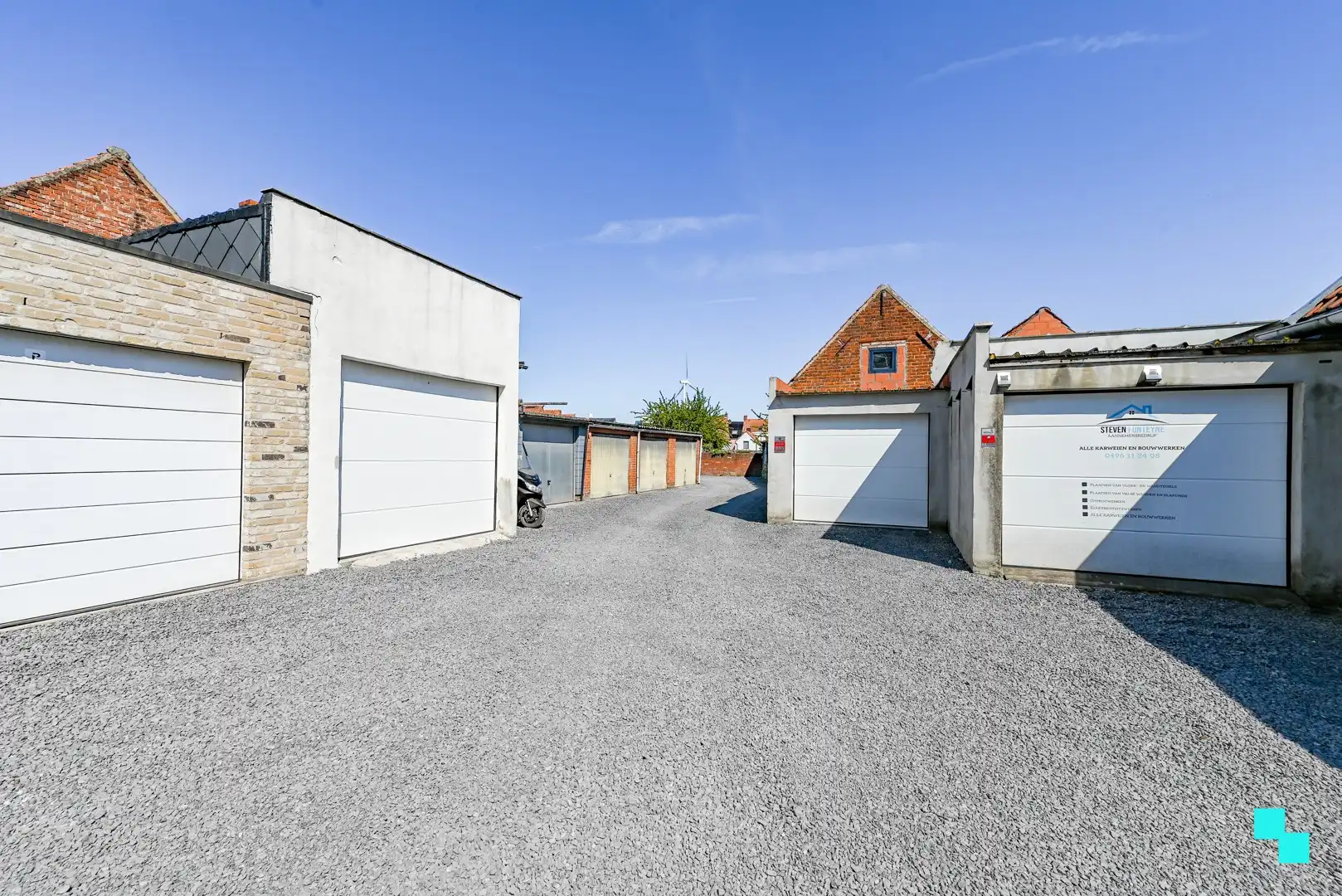 Centraal gelegen garagebox te Izegem foto 7