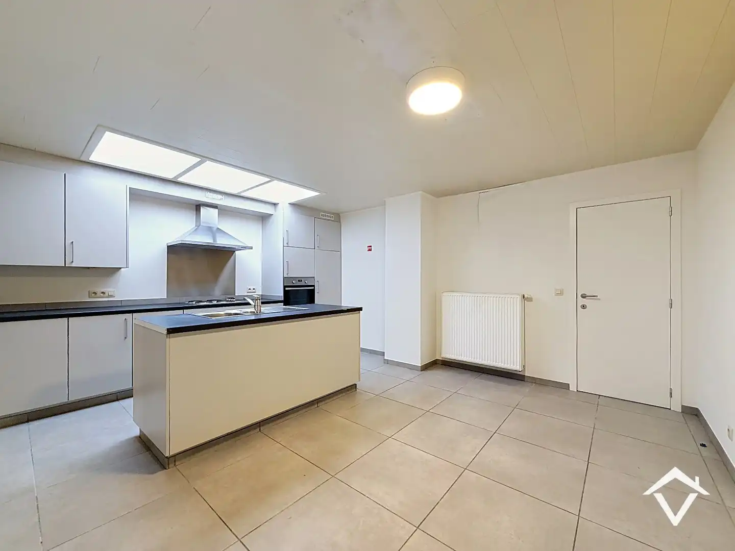 Centraal gelegen woning met 5 slaapkamers te Roeselare foto 6