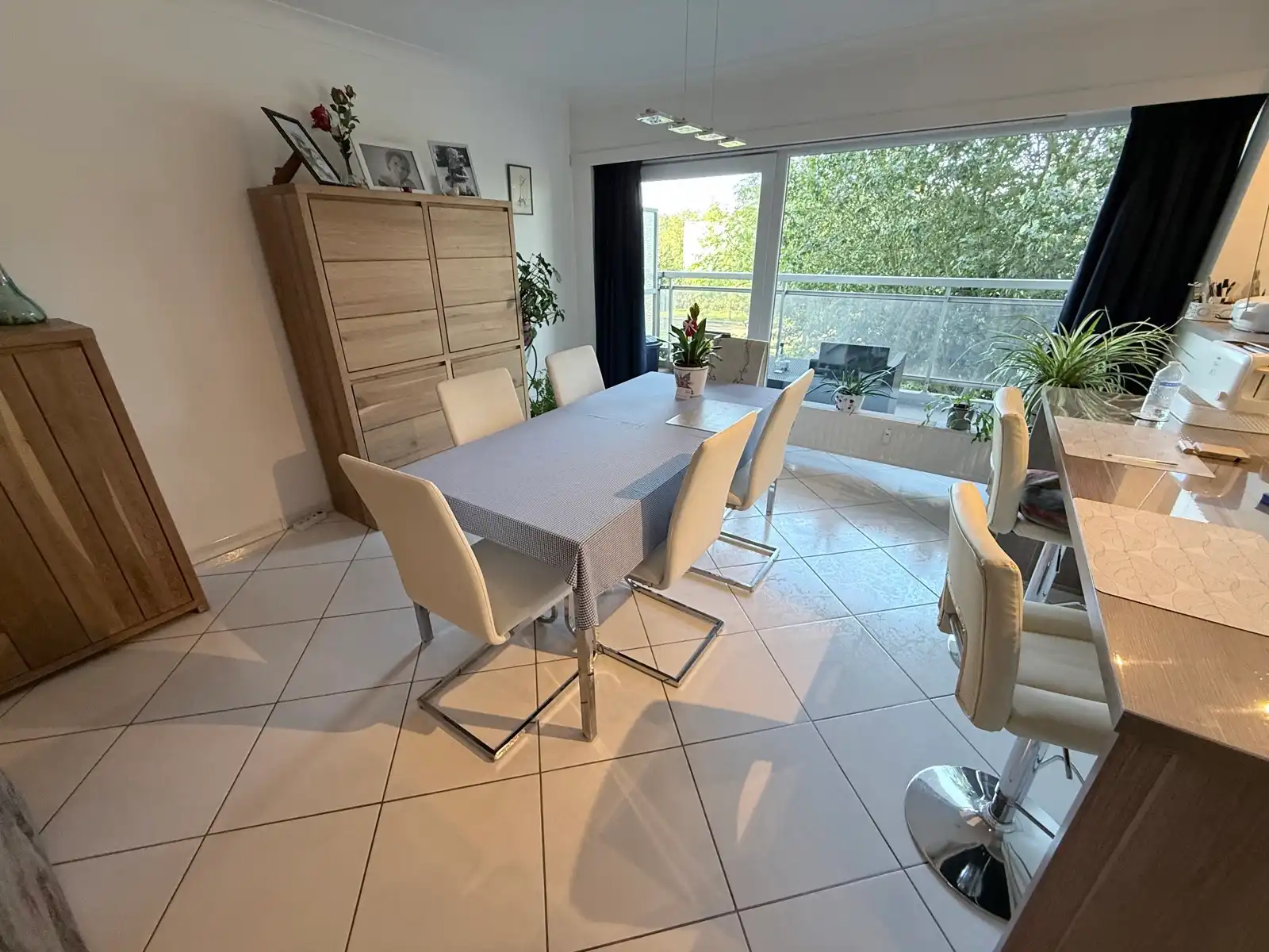 Ruim 2-slaapkamerappartement met 2 terrassen & garage foto 6