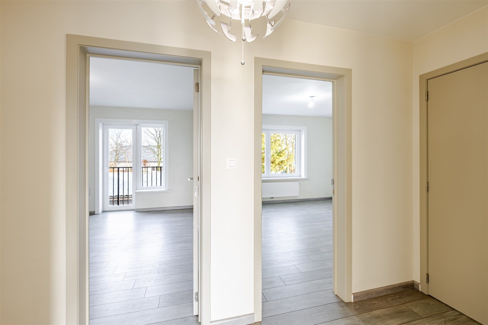 Gunstig gelegen 2 slaapkamer appartement met terras foto 12