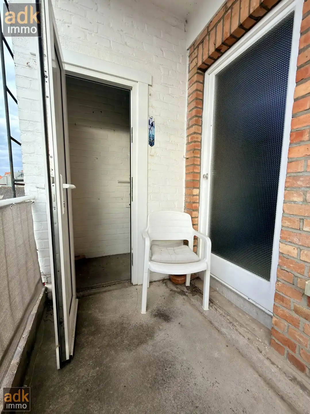 Instapklaar 2-slaapkamerappartement met dubbele GARAGE en berging. foto 18