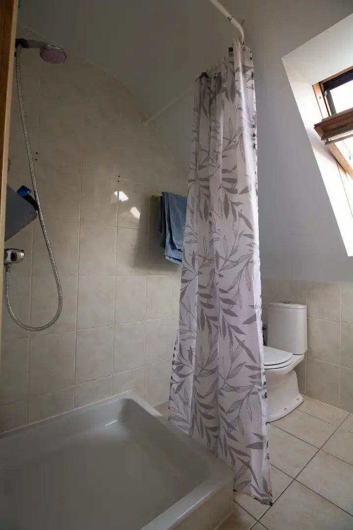 Ruim duplex appartement met zonnig terras in centrum Koekelare  foto 12