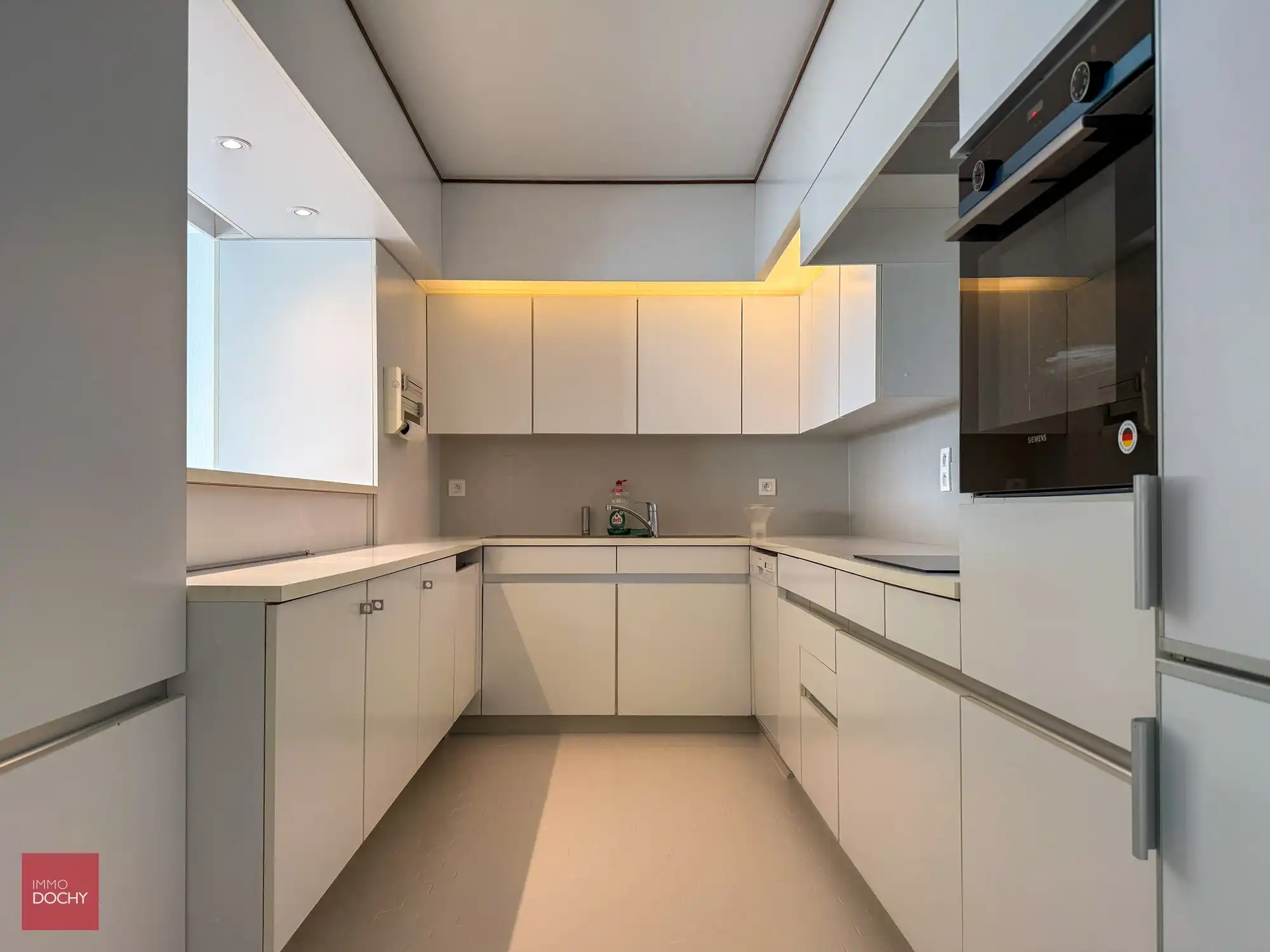 Volledig vernieuwd en geschilderd appartement in residentie REGENBOOG | Gemeenteplein 20 45 foto 3