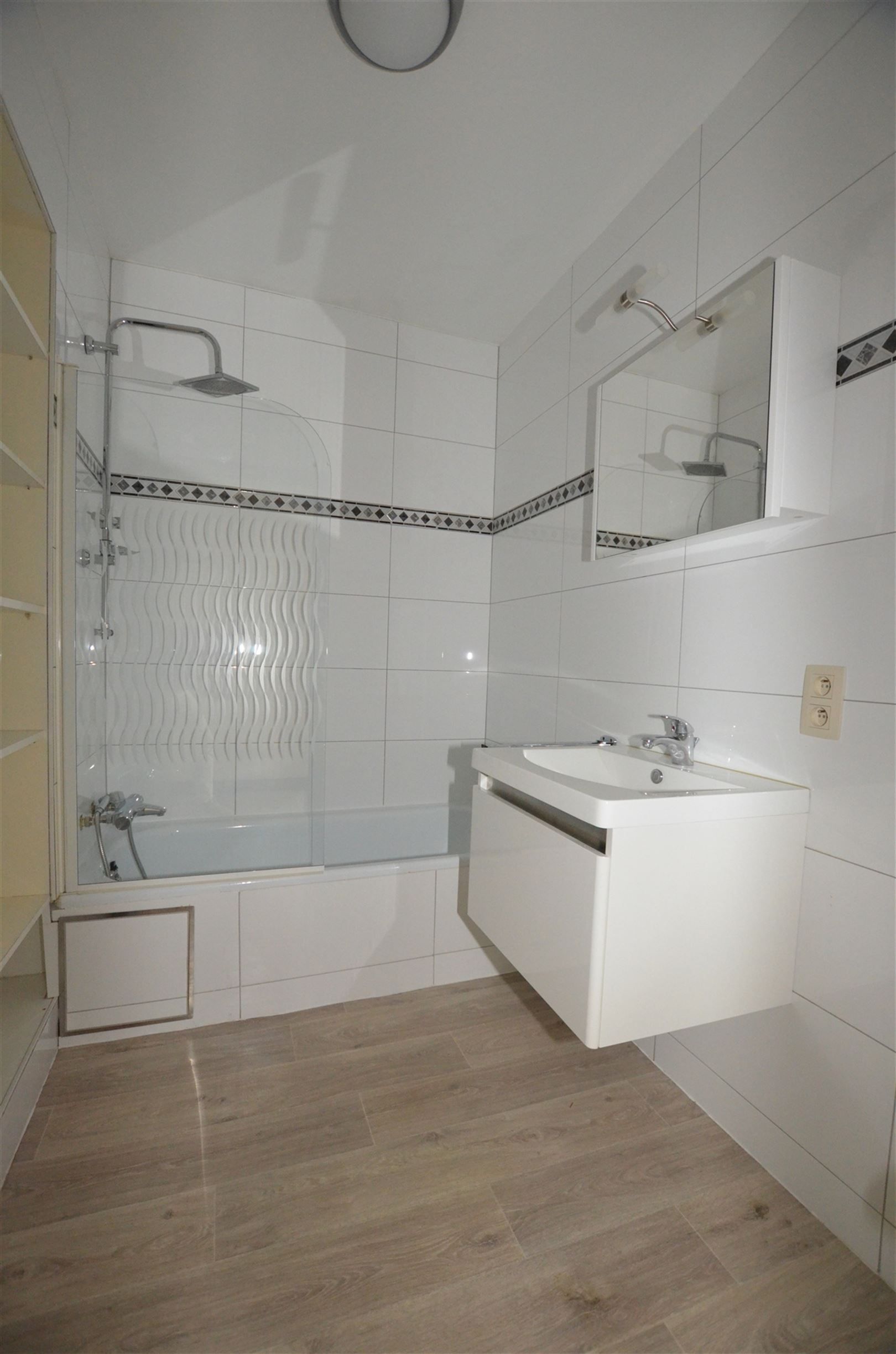 Gelijkvloers appartement met 2 slaapkamers in Hasselt foto 9