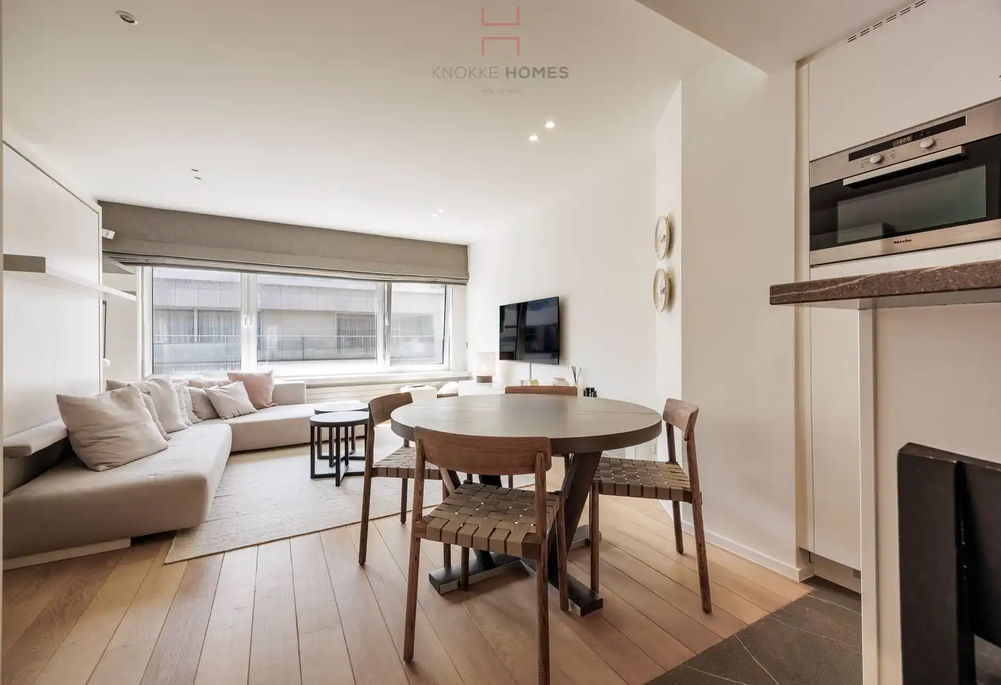 Charmant, ruim 1-kamerappartement met zijdelings zeezicht foto 5