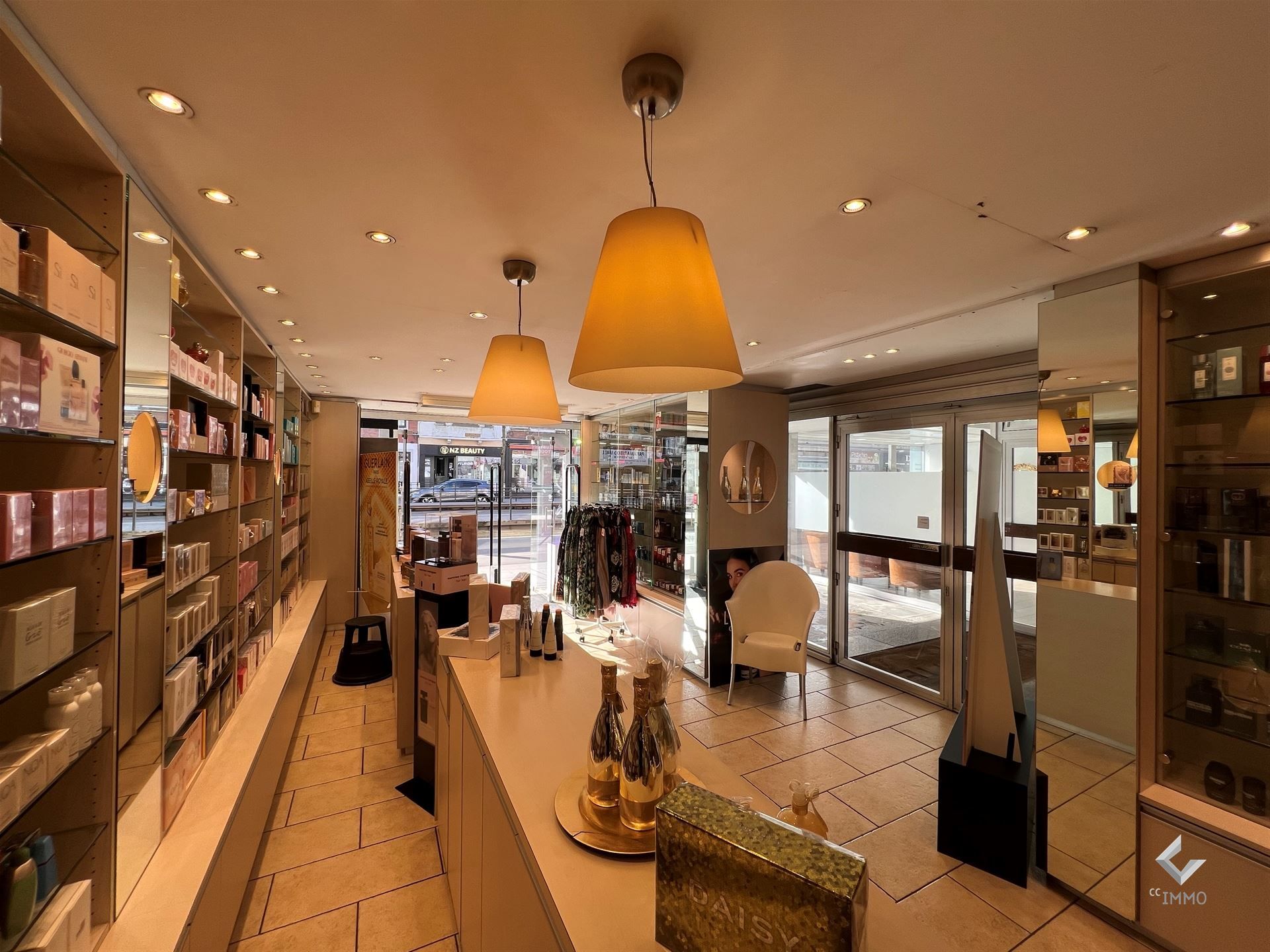 IN OPTIE: Handelspand ca. 160m² + tuin ca. 140m² op commerciële ligging! foto 7