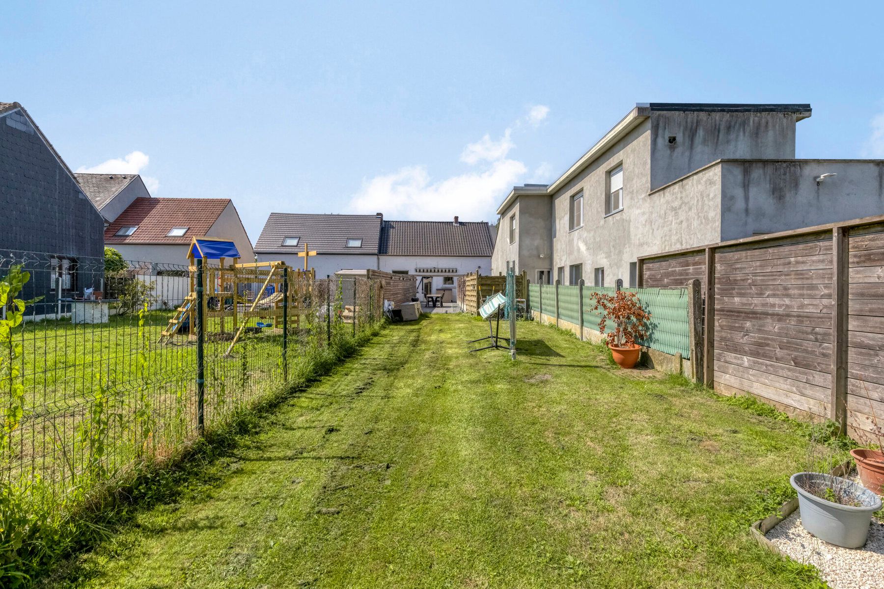 Half-open bebouwing met 3 slaapkamers en tuin! foto 19