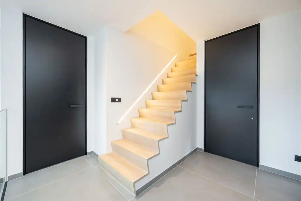 Moderne architecturale woning in een doodlopend straatje foto 16