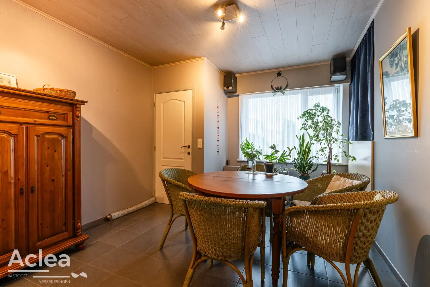 Goed gelegen woning met 3 slaapkamers én garage foto 2