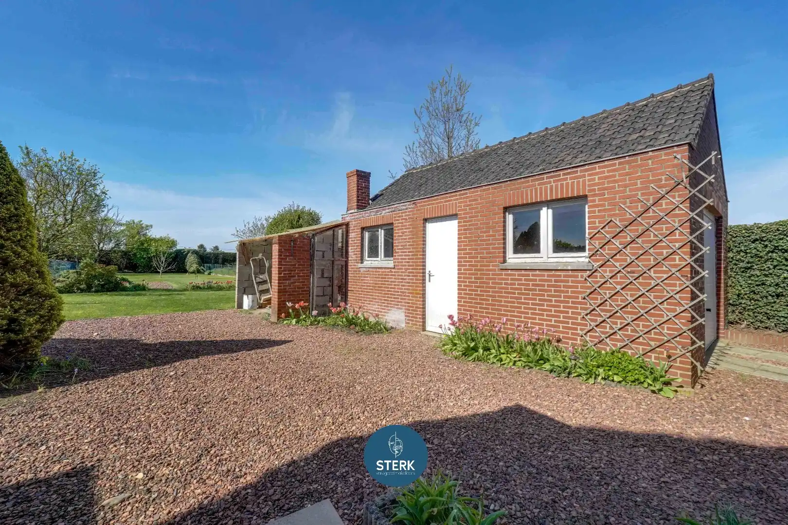 OP TE KNAPPEN GEZINSWONING OP EEN TOPLOCATIE IN CENTRUM LANAKEN !  foto 20