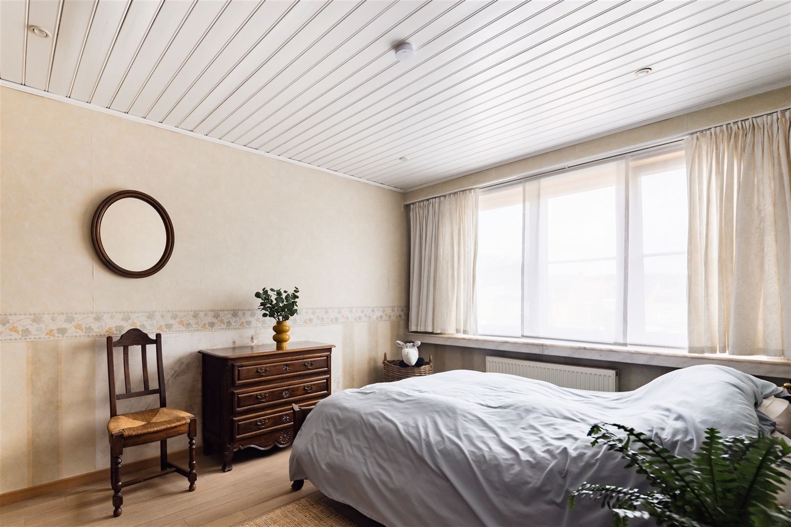 Woning met GIGANTISCHE garage/atelier/opslag en tuin foto 17