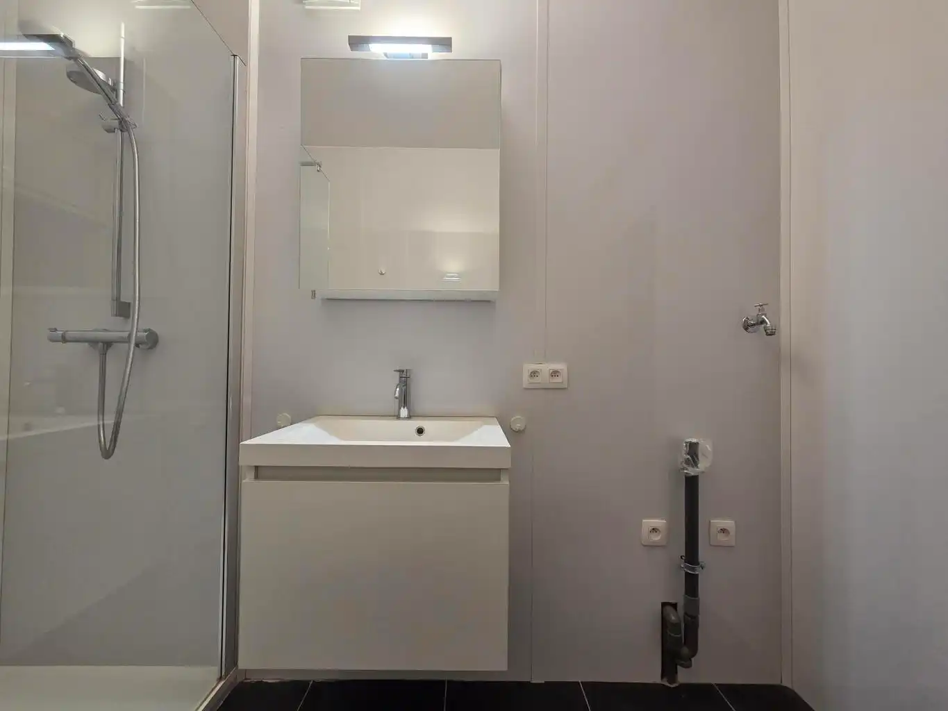 Goed onderhouden 1-slaapkamer appartement met terras foto 17