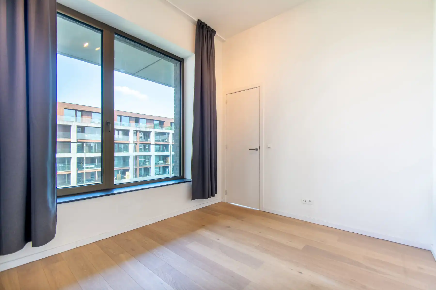 Ongemeubeld 1 slaapkamer appt. met zicht op de Schelde foto 12