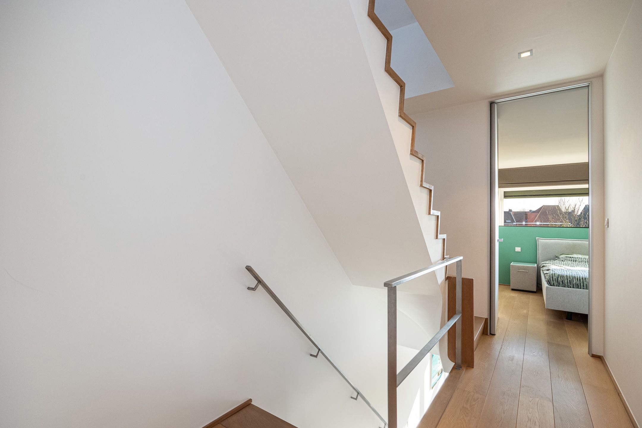 Moderne HOB met 4 slpks + kantoren en magazijnruimte  foto 24