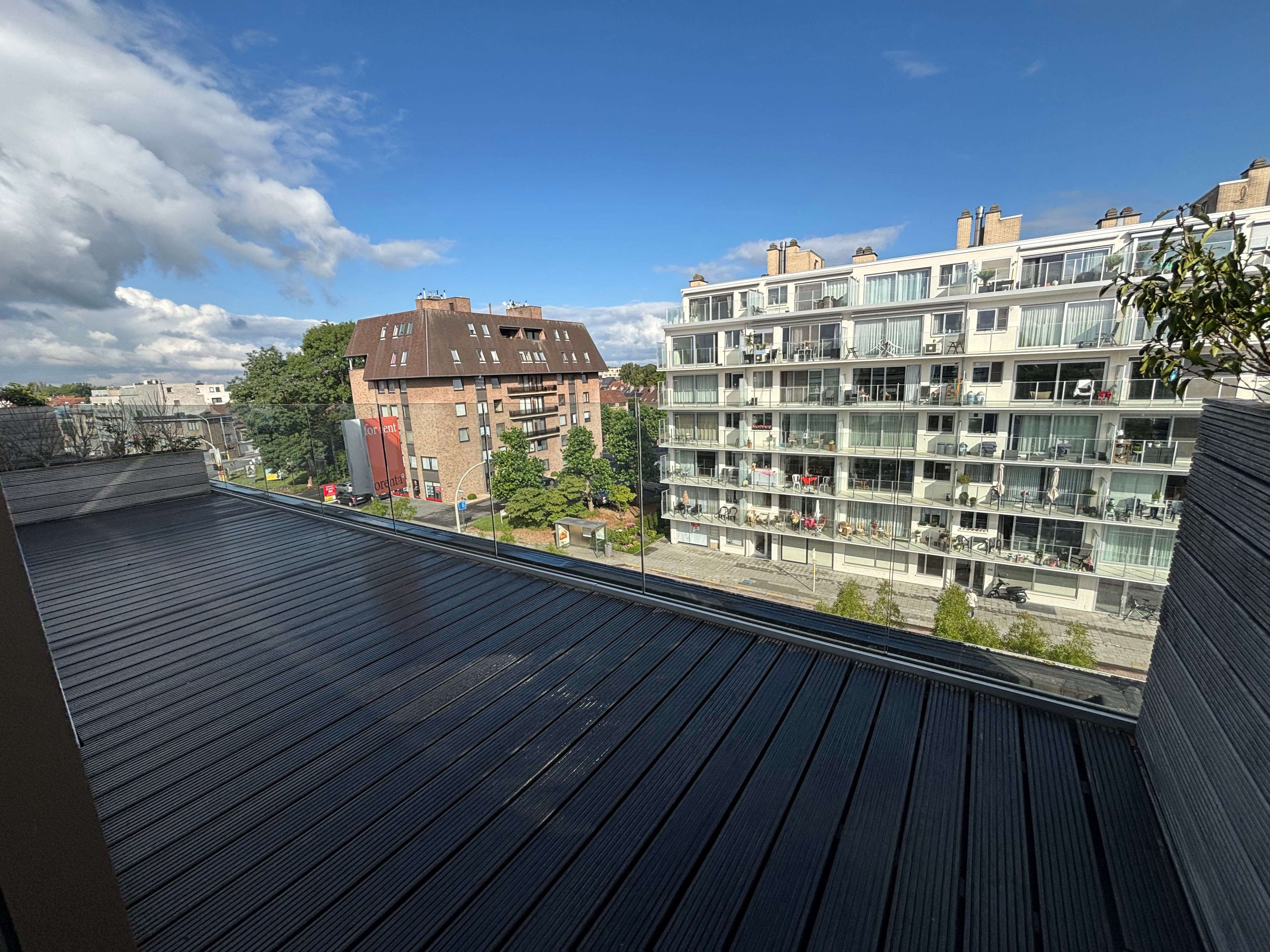 Lichtrijke, moderne en energiezuinige penthouse te koop in Roeselare foto 3