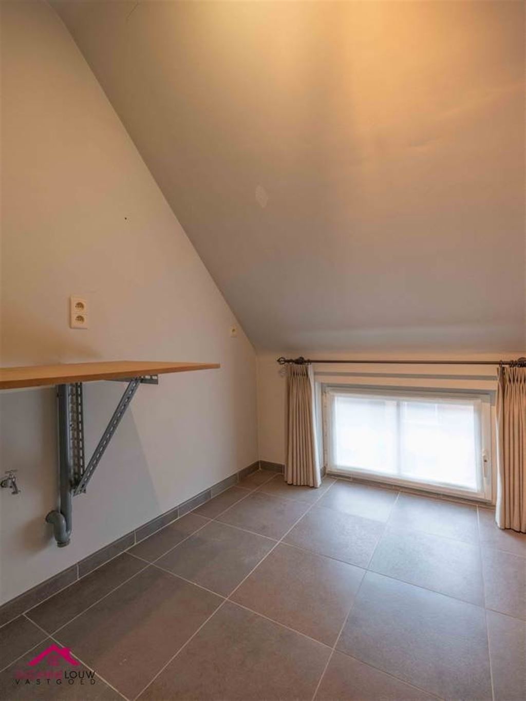 Instapklare ééngezinswoning in gesloten bebouwing foto 34