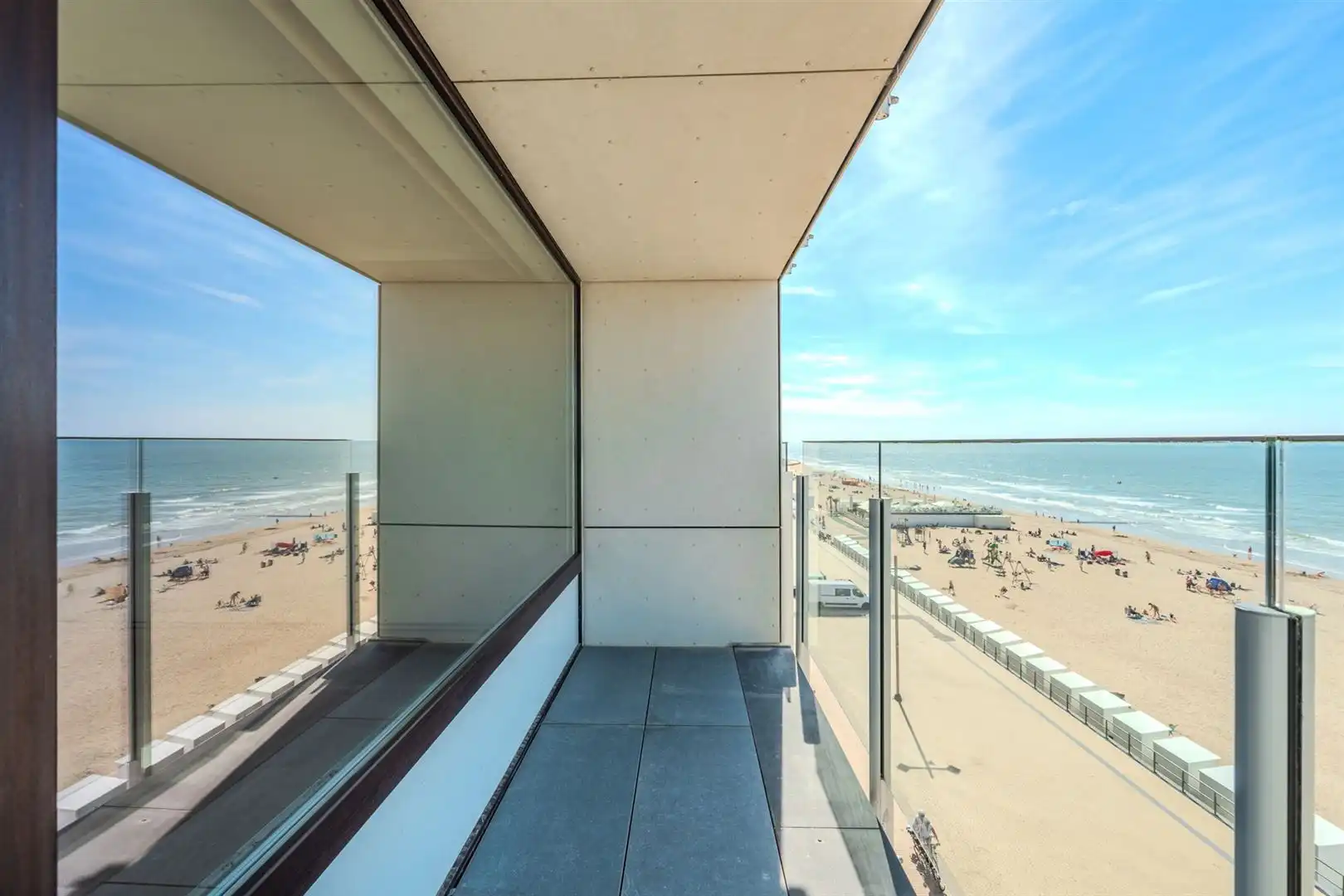 1-slpk-appartement met frontaal zeezicht én gunstig EPC foto {{pictureIndex}}
