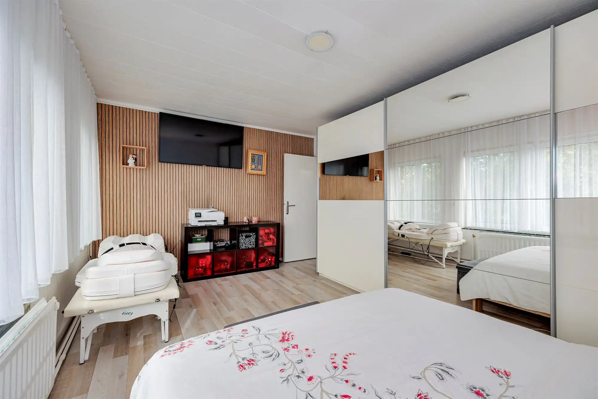 Bel-étage met 2 slaapkamers, dakterras en garagebox! foto 13