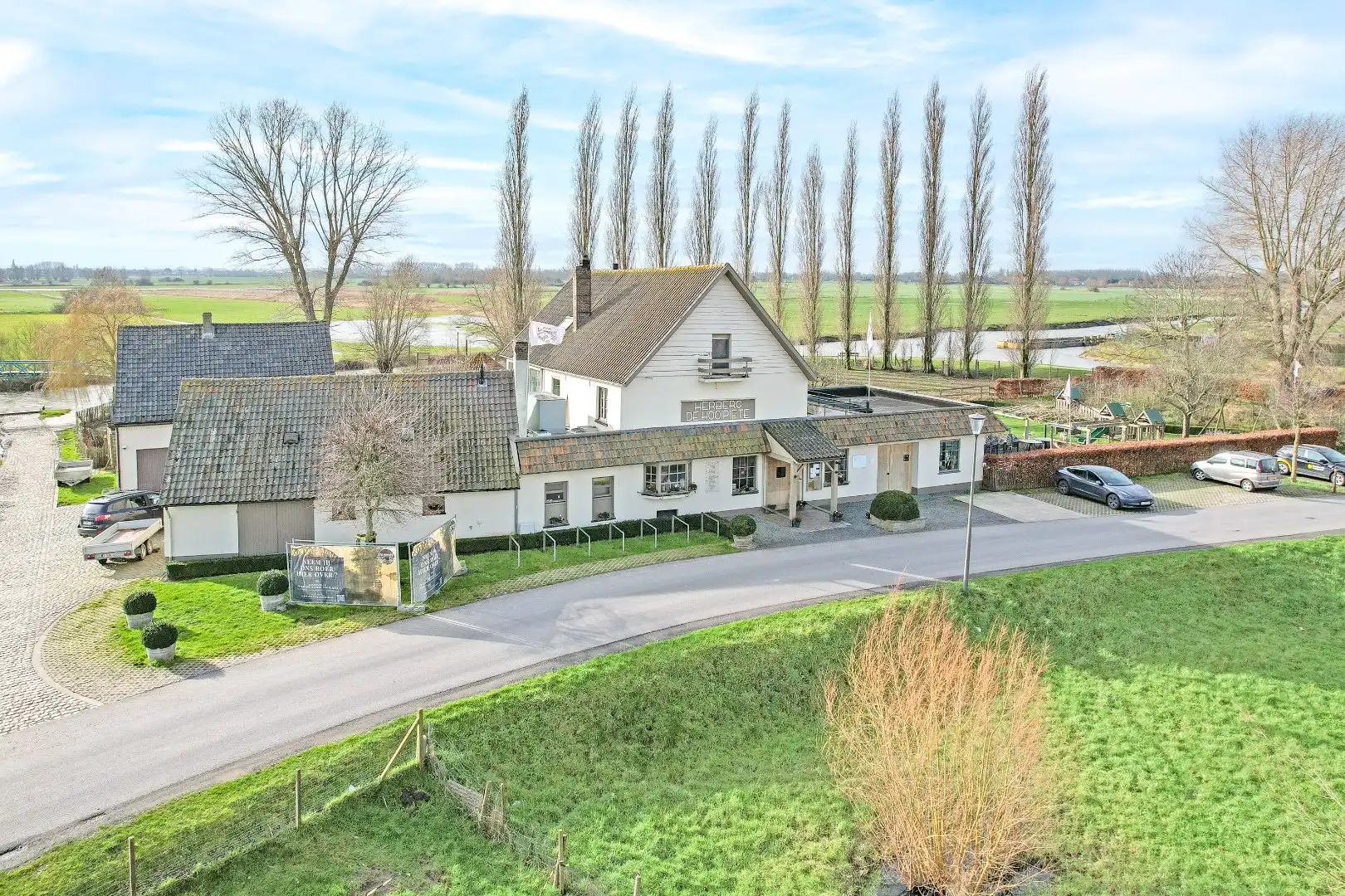 Restaurant met privéwoning en 2 B&B-kamers op 4.370 m² foto 3