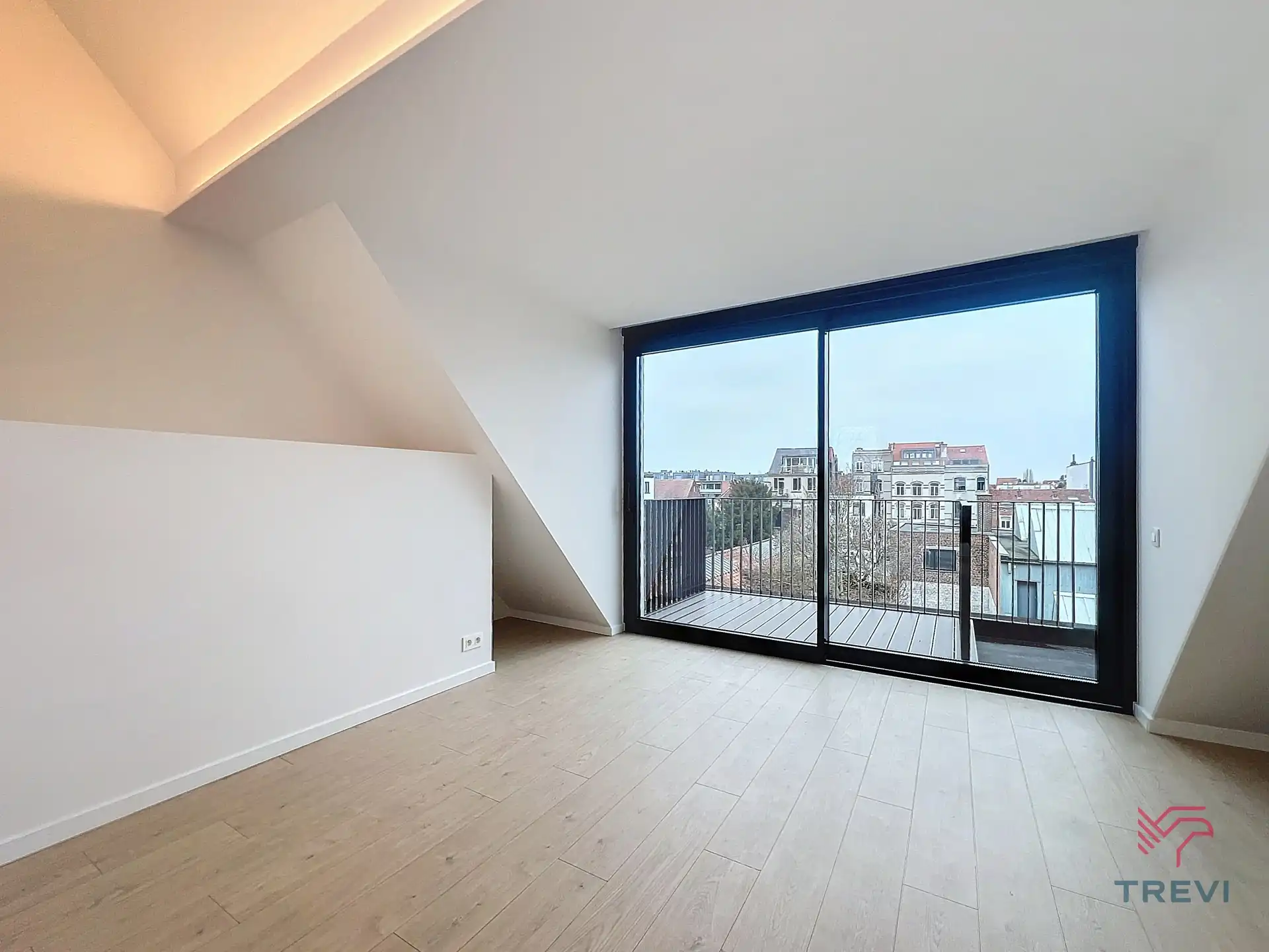 Schitterend huis met 5 slaapkamers en tuin  foto 20