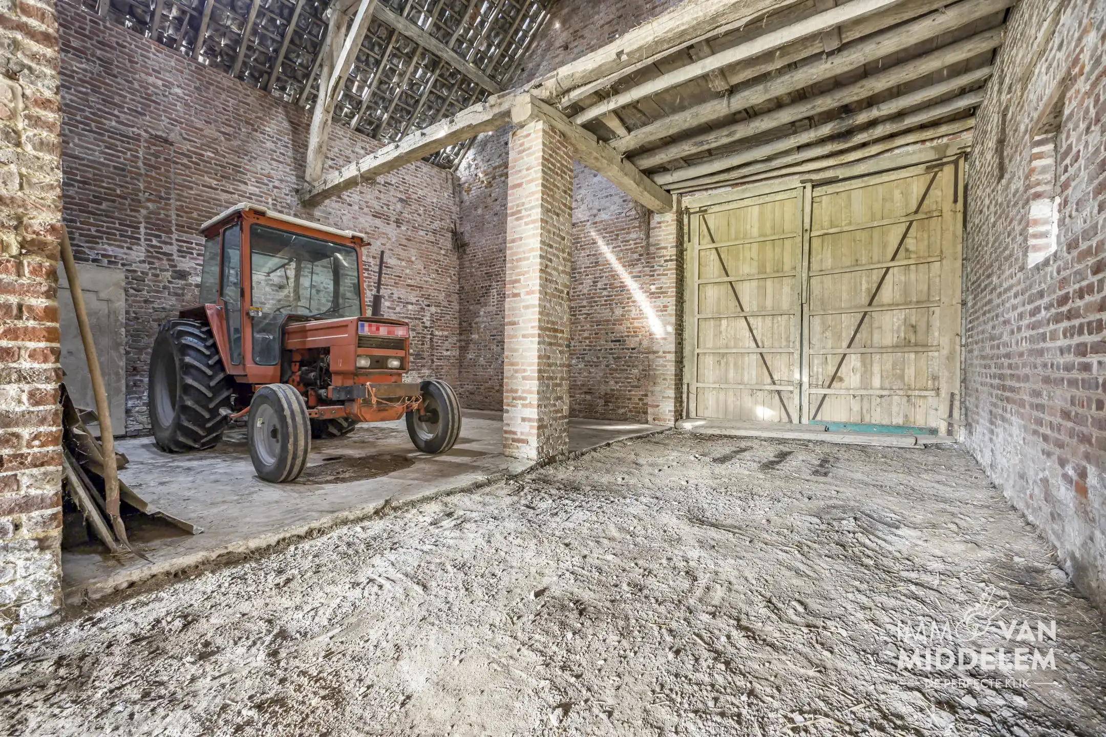 LANDELIJKE HOEVE MET BIJGEBOUWEN op ± 8,35 HECTAREN foto 22