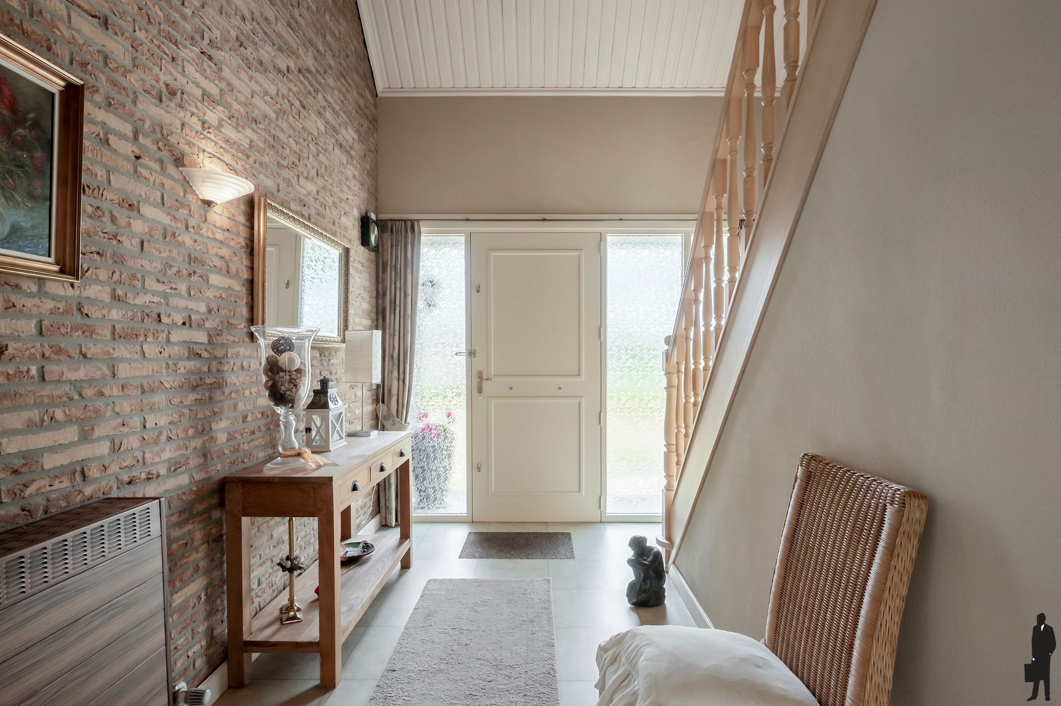 Ruime woning met tuin en bijgebouw foto 8