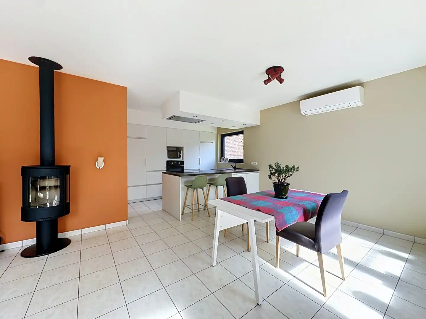 Instapklare, vrijstaande woning op een prachtig perceel van 17 are foto 7