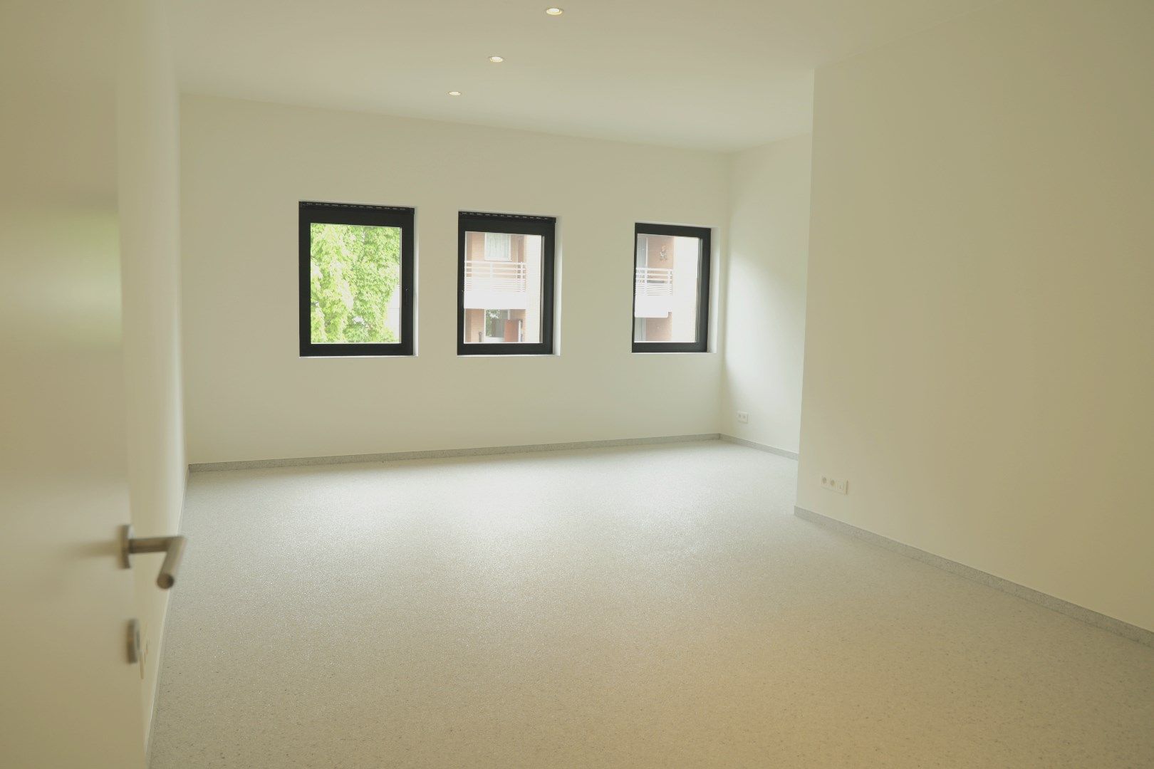 Penthouse van 178m² met 2 slaapkamers en ruim terras vlakbij Genk centrum foto 19