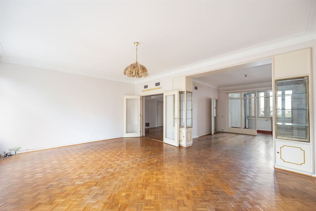 Elegant appartement in Art Deco gebouw foto 1