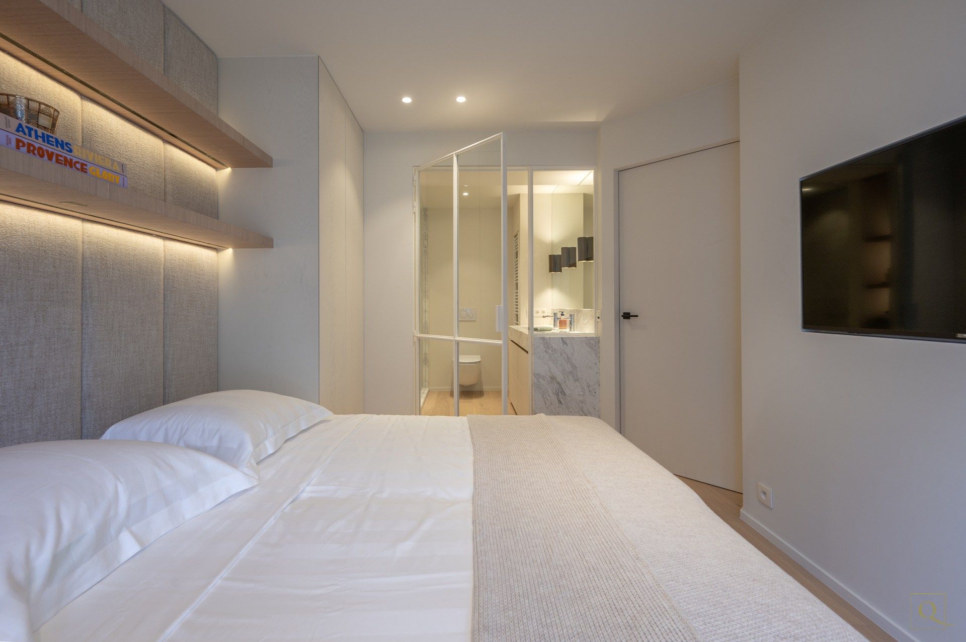 Luxueus afgewerkt appartement met zuid-west oriëntatie gelegen vlakbij de Lippenslaan en de Zeedijk. Inpandige parking te koop foto 15