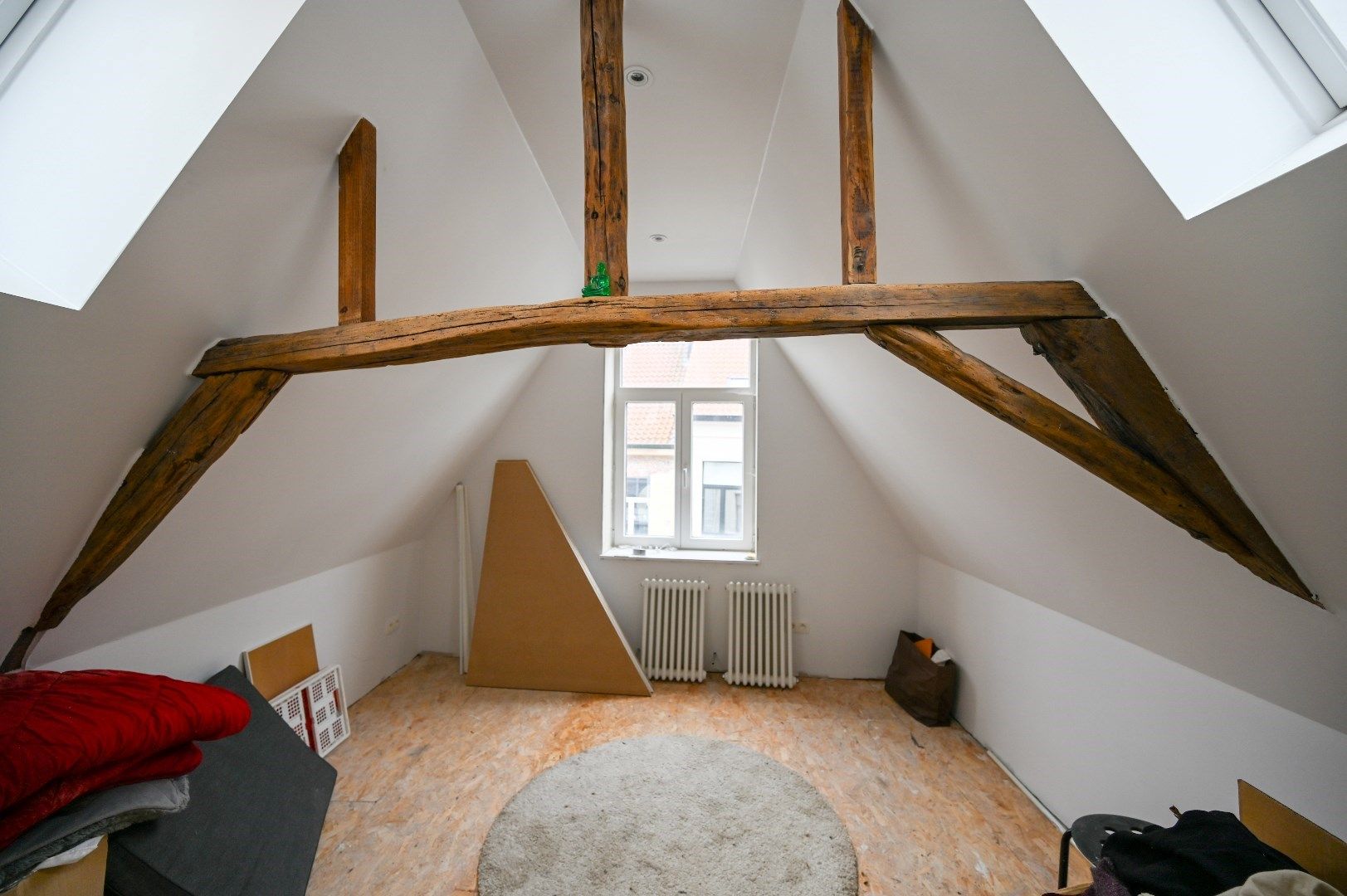 Handelshuis met afzonderlijke woonst op commerciële toplocatie foto 15