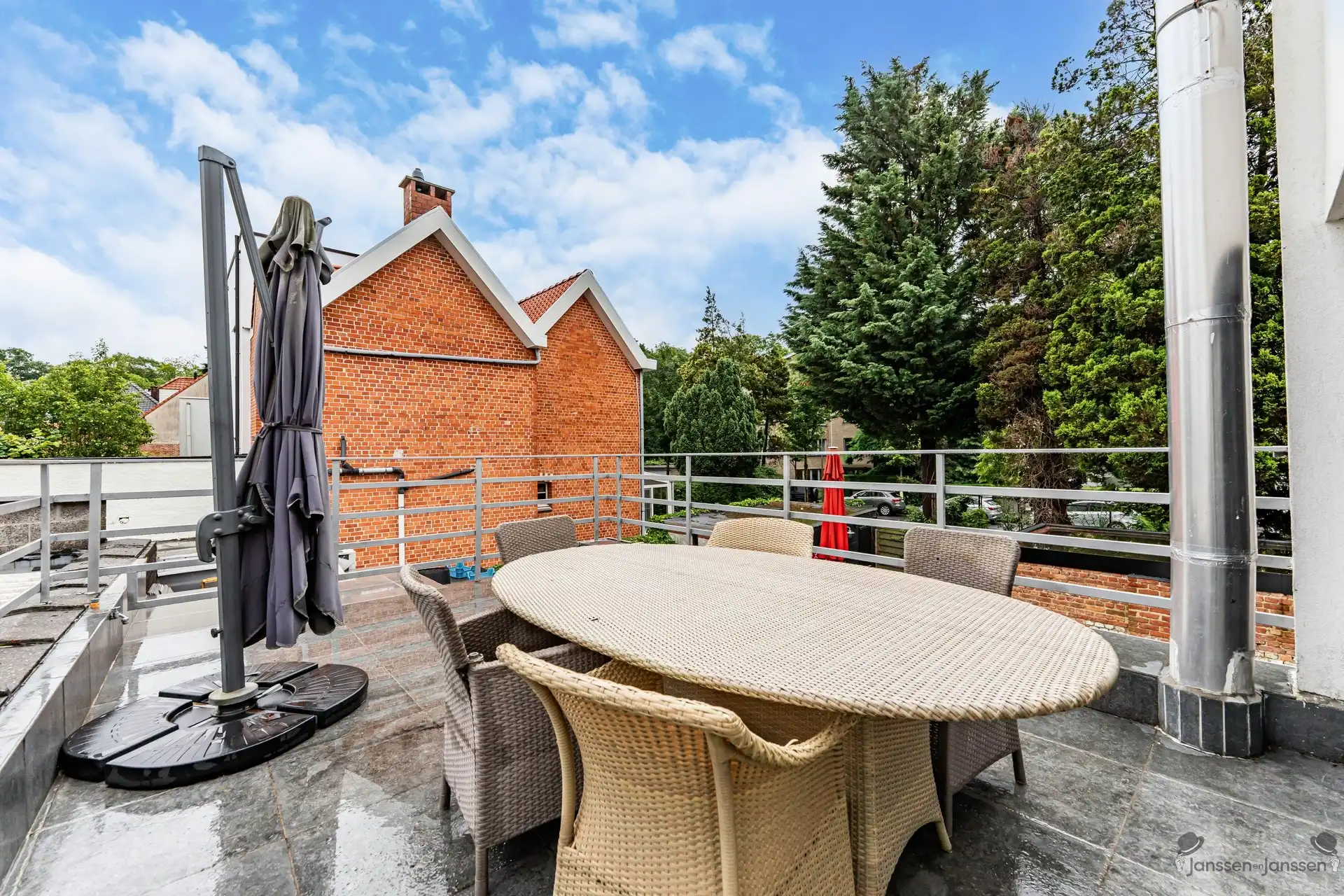Opbrengsteigendom met ruime duplexappartement (144m²) en handelsgelijkvloers foto 35