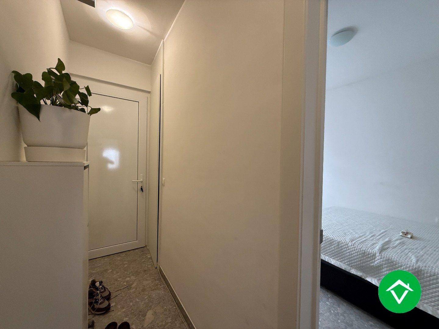 Rijwoning met 3 slaapkamers en terrastuinin centrum Roeselare foto 2