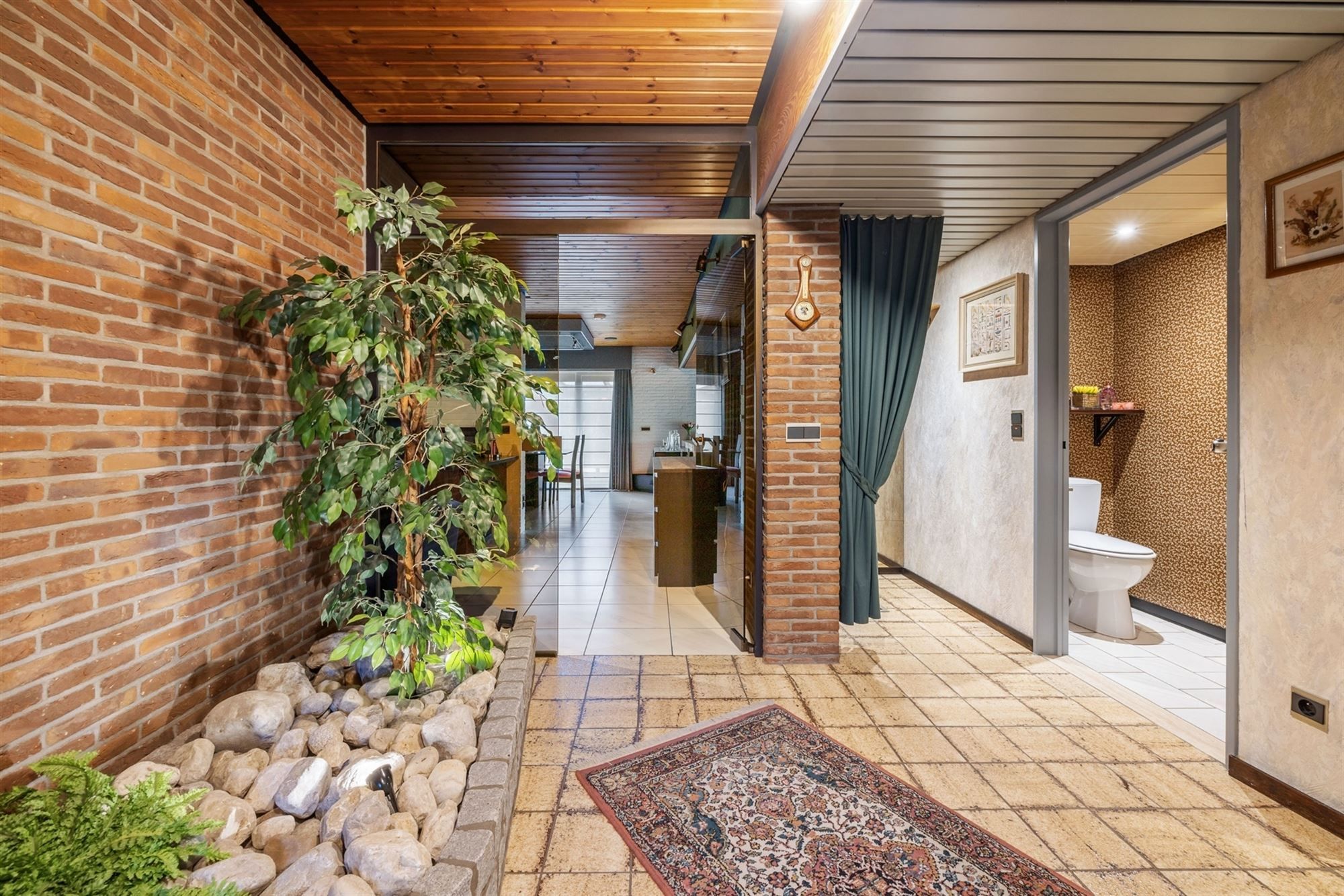 HEEL GOED ONDERHOUDEN WONING MET 3 SLAAPKAMERS UITERST RUSTIG GELEGEN OP EEN PERCEEL VAN 14A TE HEPPEN foto 14