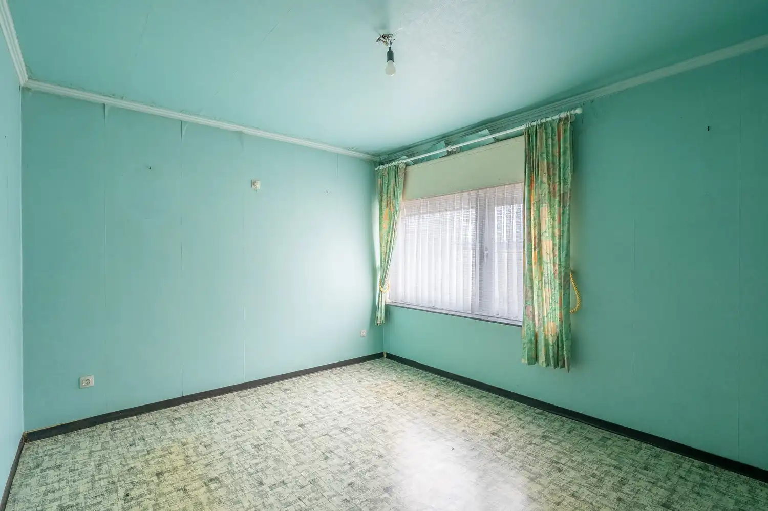 Halfopen bebouwing in doodlopende straat. foto 16