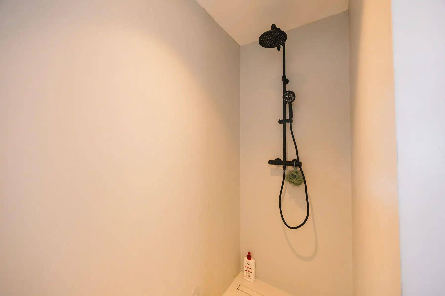 Charmante instapklare halfopen bebouwing op een toplocatie foto 21