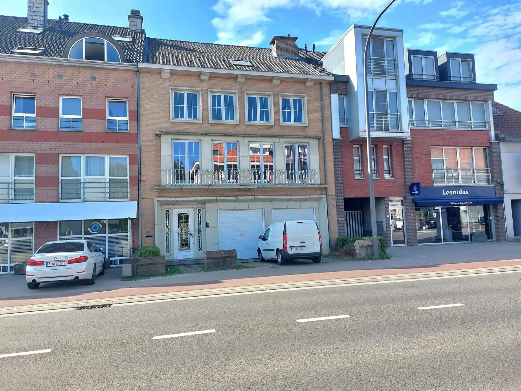 KARAKTERVOLLE HERENWONING IN CENTRUM GRIMBERGEN  foto {{pictureIndex}}