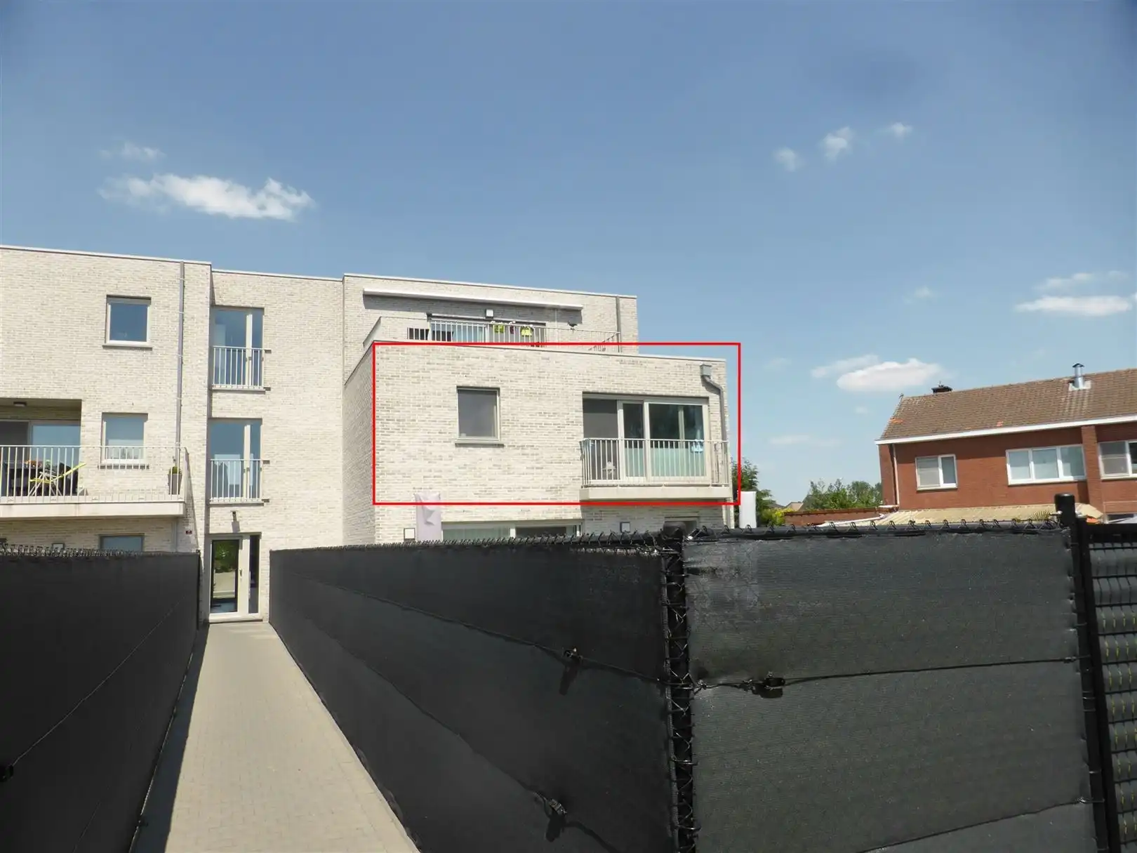 Recent, energiezuinig appartement met staanplaats foto 2