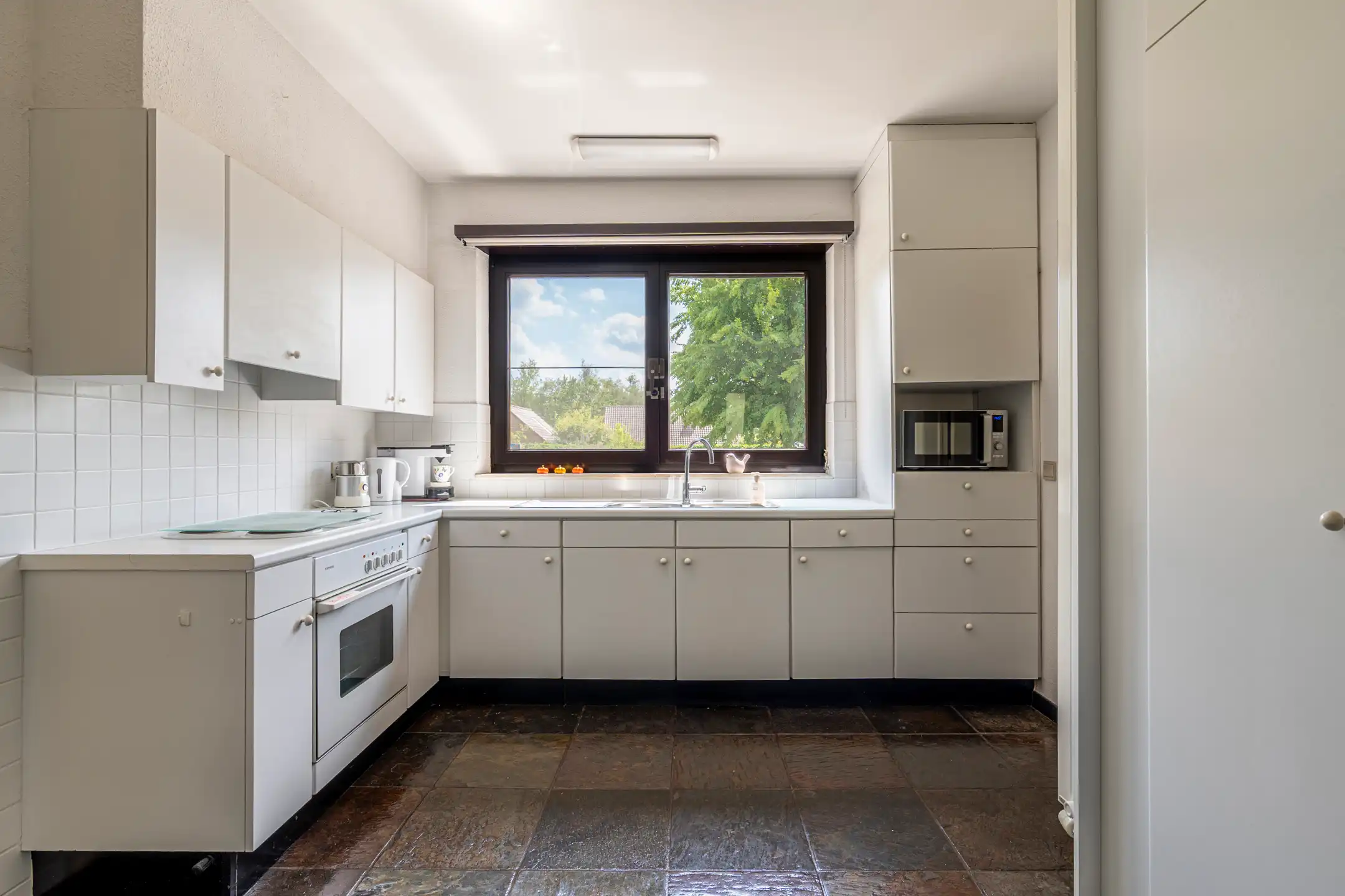 Rustig gelegen villa | 6 slks | 1.705 m² | zuidgericht foto 10