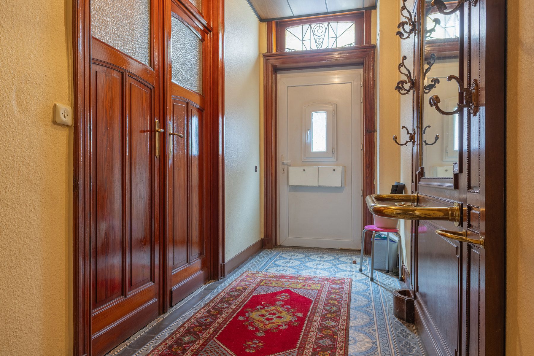 Zeer gunstig gelegen herenwoning met 5 slaapkamers en tuin foto 3