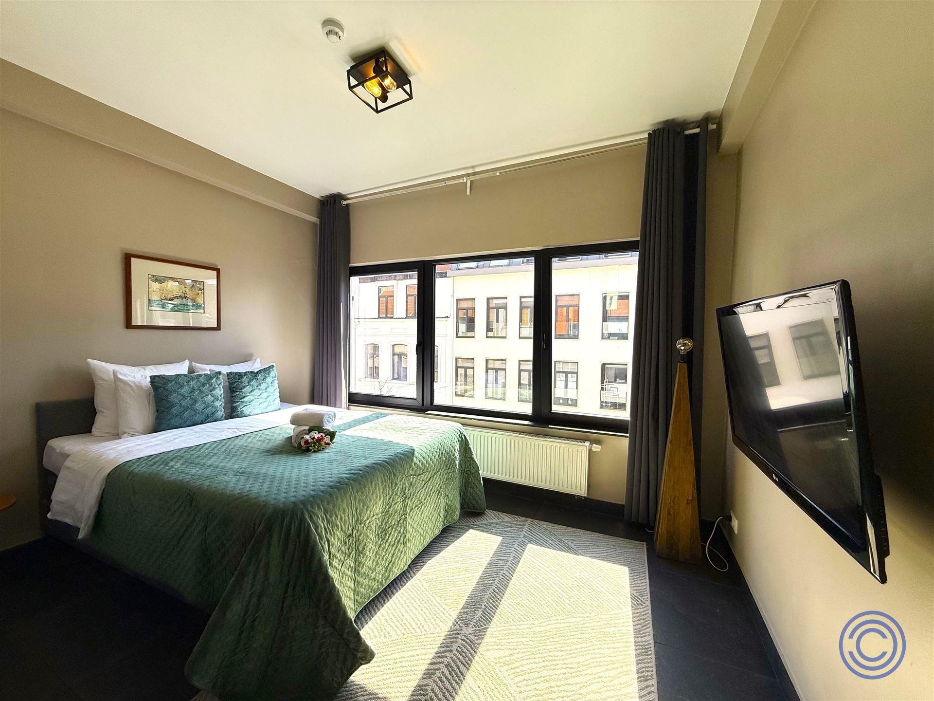 IN OPTIE: Vergund en instapklaar pand met handelspand en 3 studio's voor Airbnb! foto 2