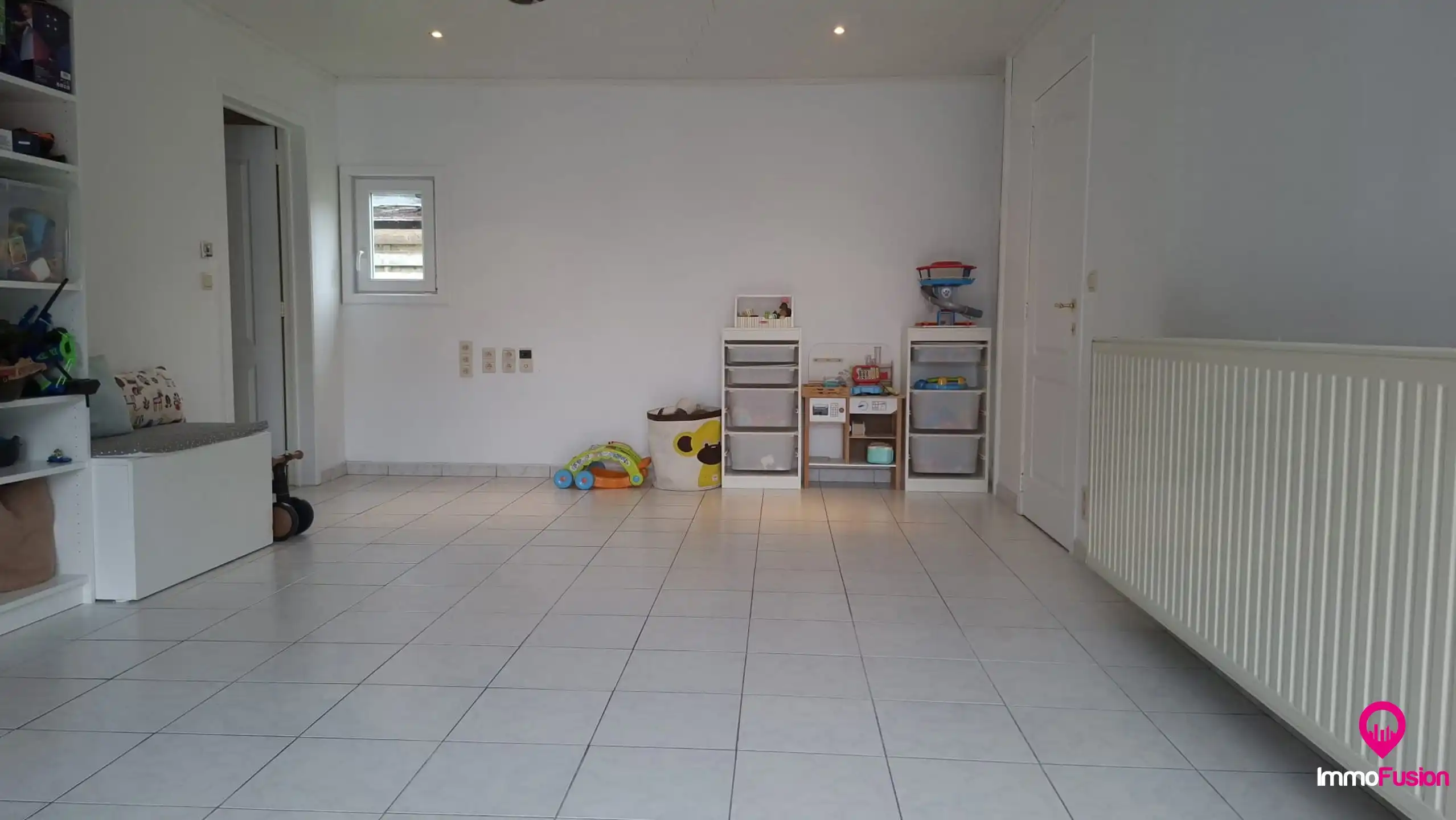 Zeer ruim wonen met 5 slpks en rustig gelegen! foto 5