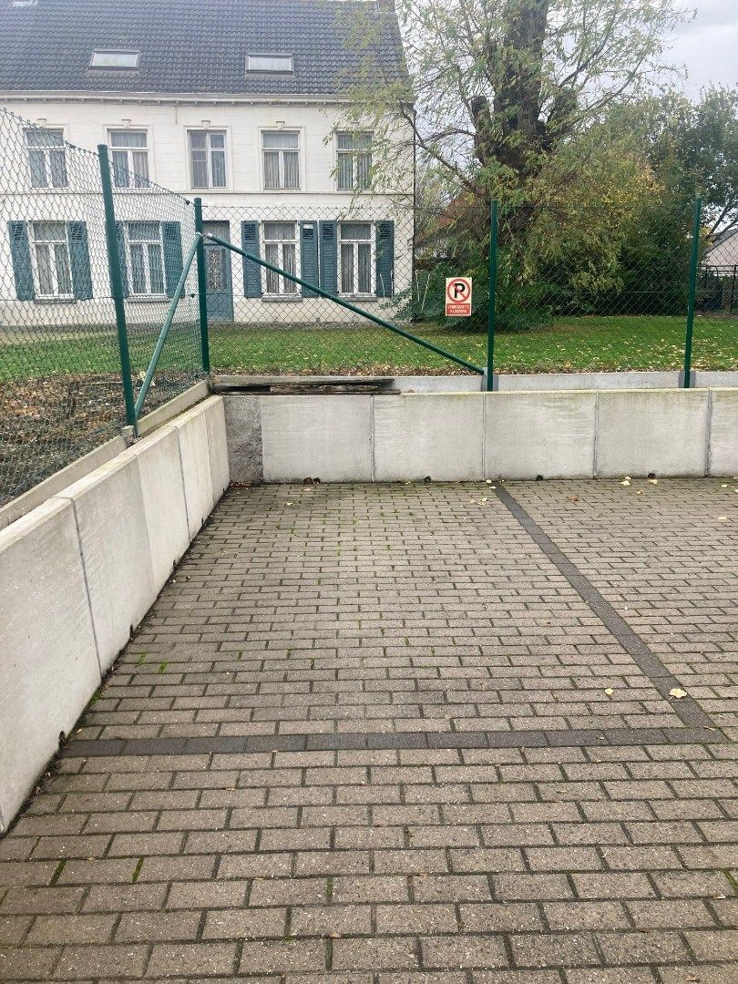 Autostaanplaats, Handzame foto 2