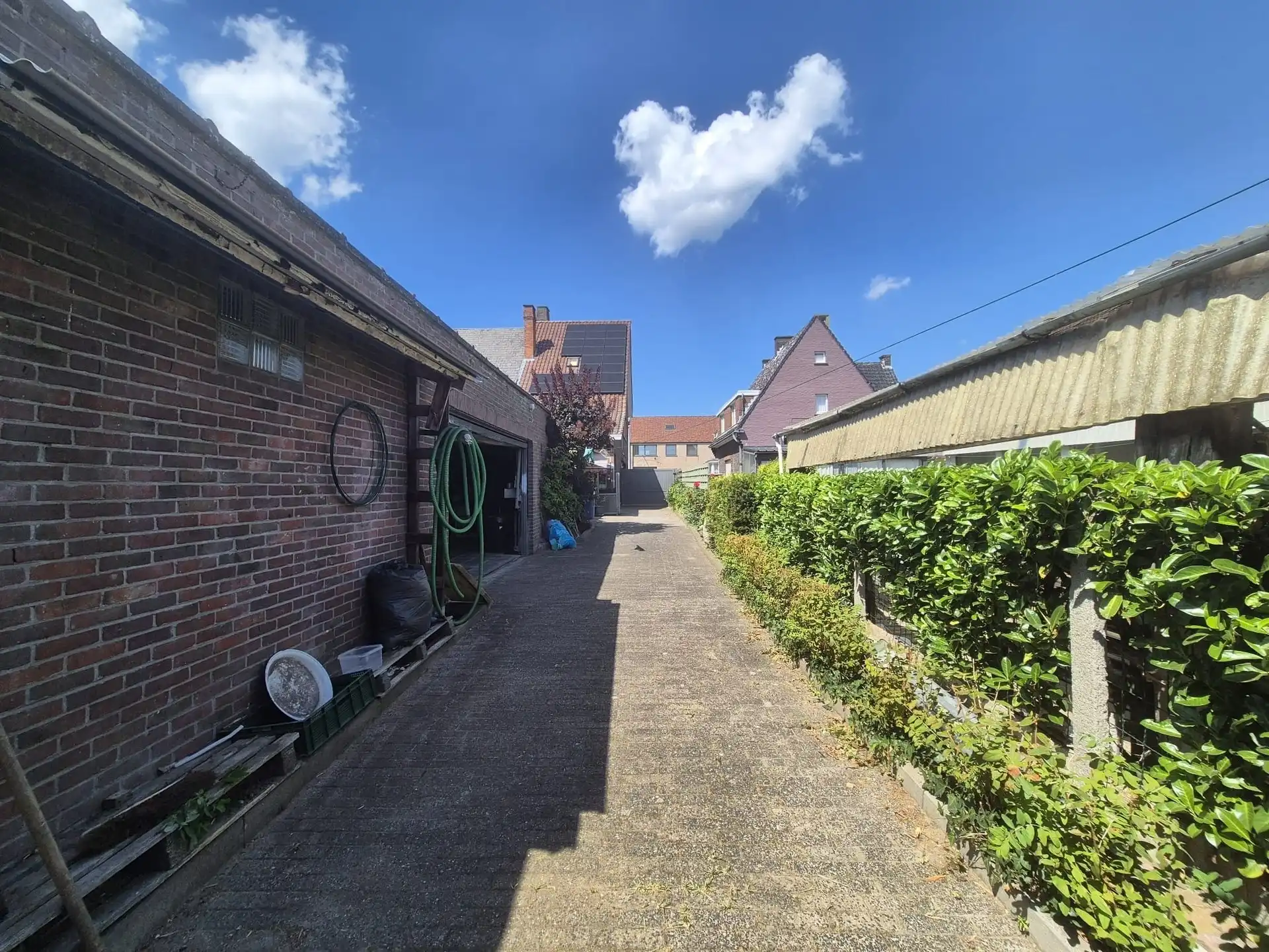 Gezinswoning met 3 slaapkamers en tuin foto 24