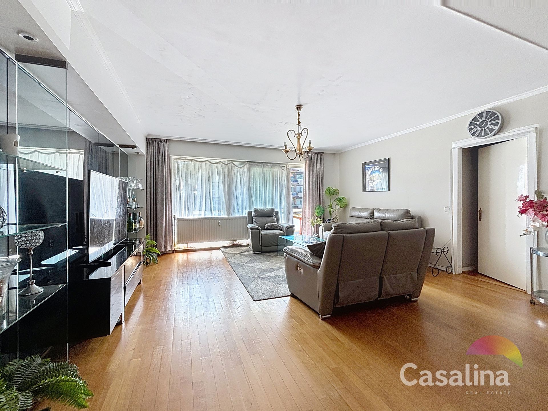 Ruim drie slaapkamer appartement met terras  foto 3