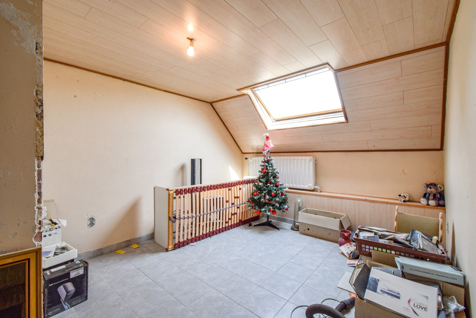 Instapklare woning met ruim handelspand op landelijke ligging te Koekelare foto 13
