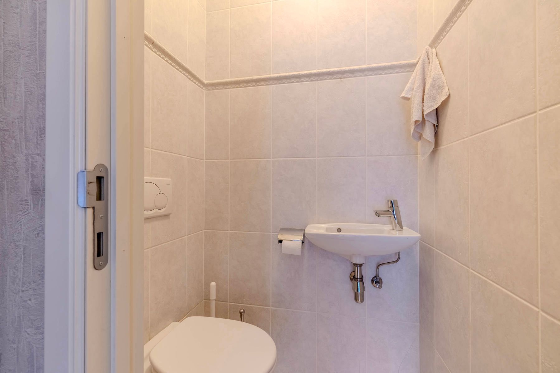 GLV app (132m²) met 2slpk, terras, garagebox en kelder foto 3