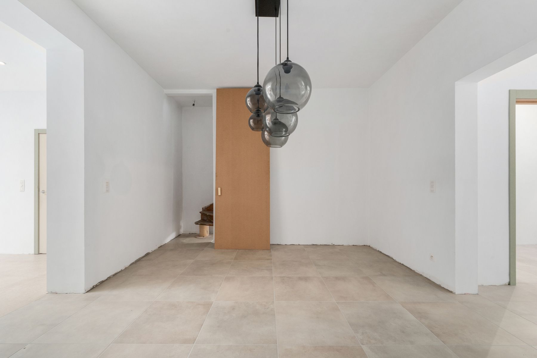 TE KOOP - Ruime deels gerenoveerde woning van 280m²  foto 11